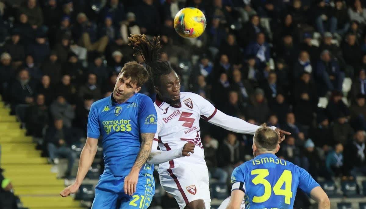 意甲赛场，球员表现亮眼，精彩进球频频点燃激情的简单介绍