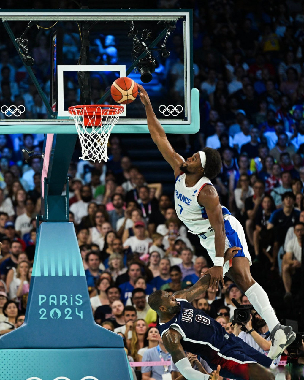 “历史回顾：NBA几十年来的十大经典封盖”