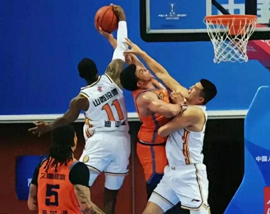乐鱼APP下载-CBA常规赛激战正酣，上海队力挫北京队夺第一的简单介绍