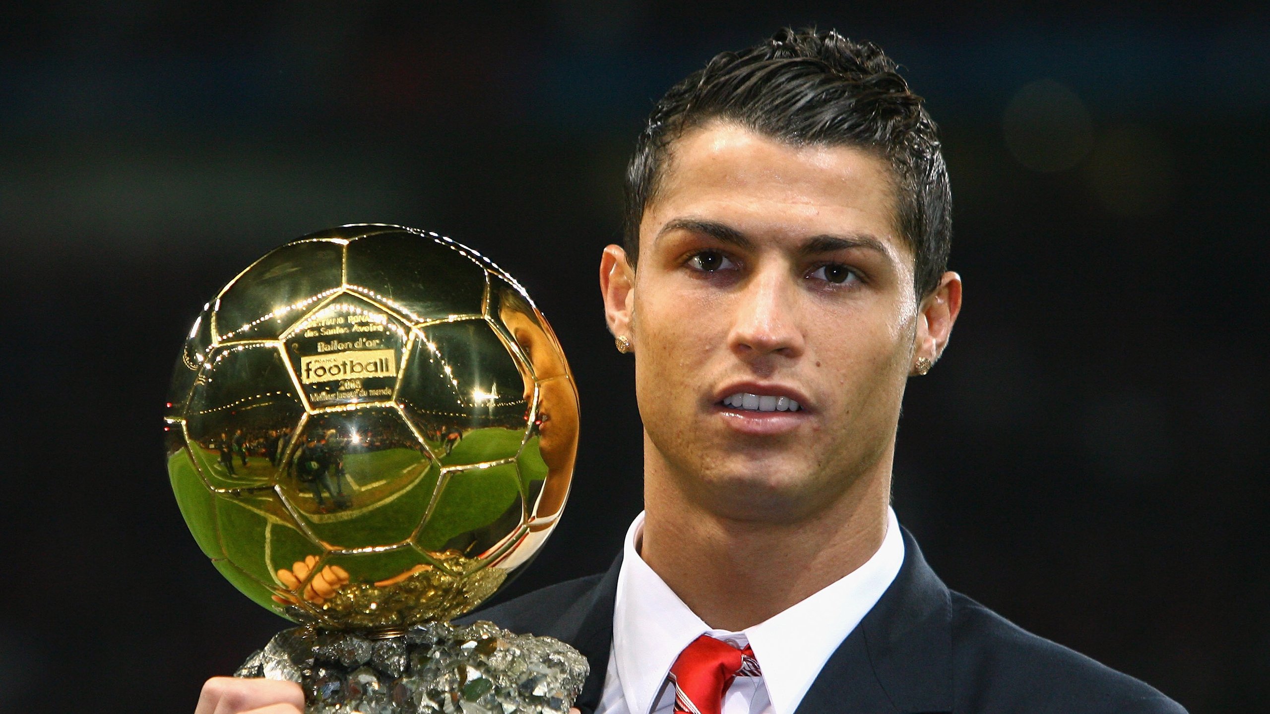 乐鱼体育安卓版-赛道背后：那些令人心碎与振奋的故事，赛道的含义