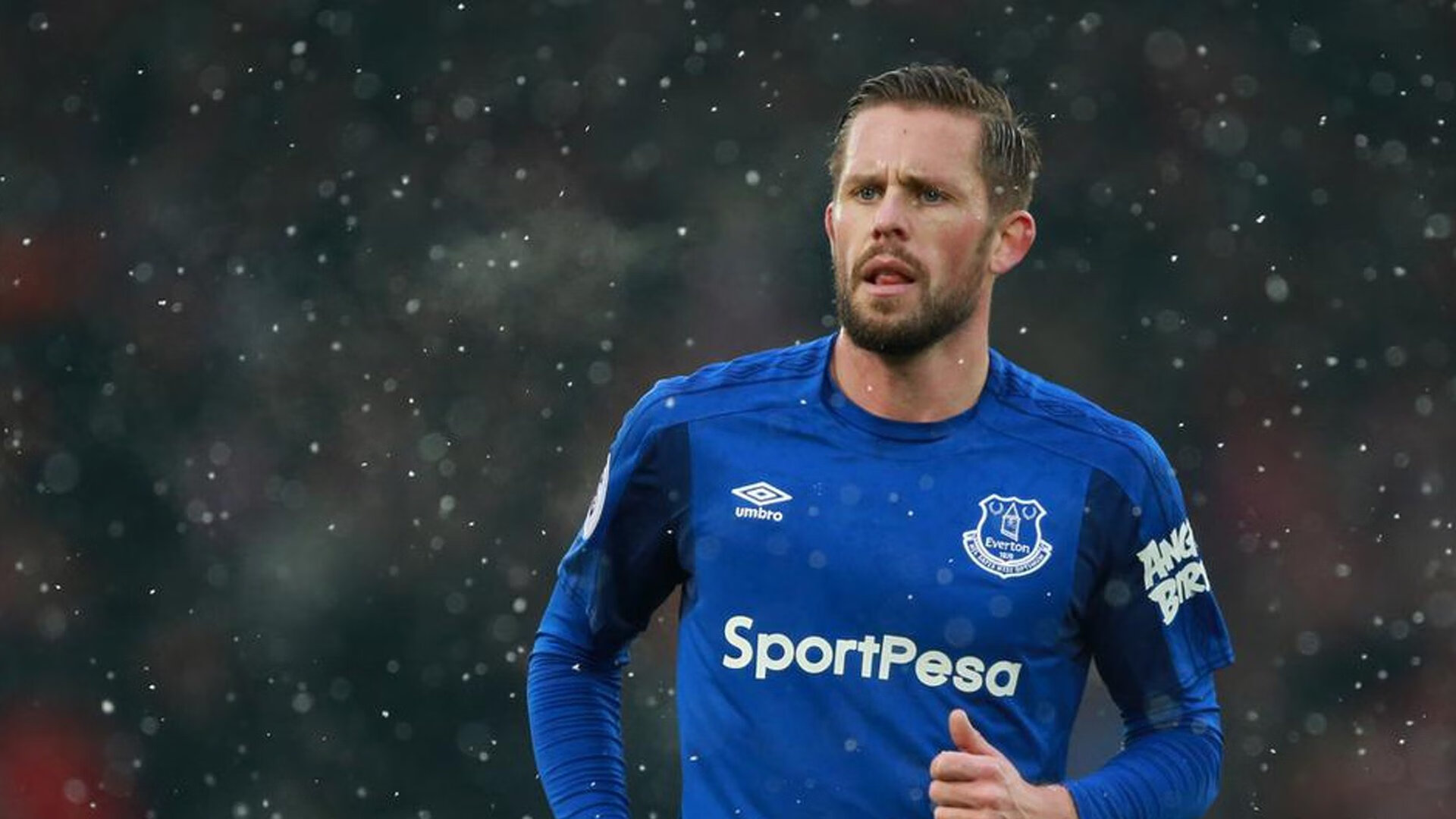 比赛中场面激动人心,各方球队尽展拼搏精神,比赛场面激烈